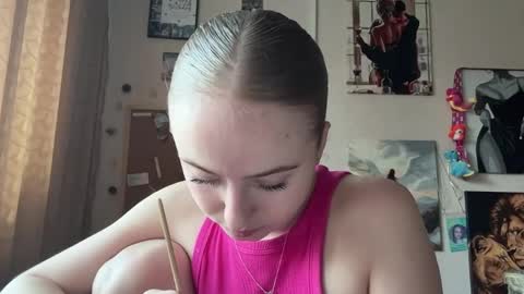 Karina online show from April 6, 2026, 3:13 pm