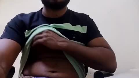 tamilan_da75 online show from January 5, 2025, 2:52 pm