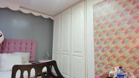 Tammara  online show from October 22, 2025, 3:18 am