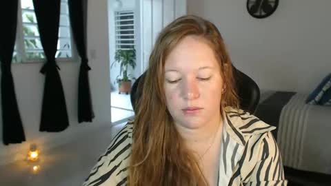 Snapshot of tamy_shine87 chatting on March 23, 2026, 5:28 pm Im Samy online show from March 23, 2026, 5:28 pm