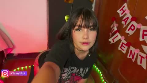 Tamy online show from September 25, 2025, 3:21 am