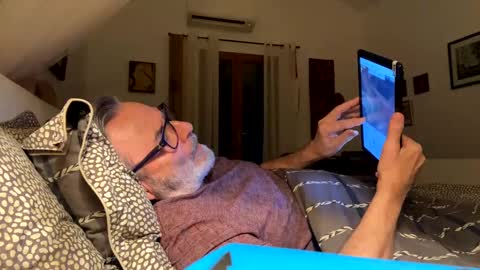 Dominique online show from January 10, 2025, 10:46 pm