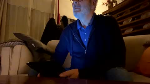 Dominique online show from February 2, 2025, 5:26 pm