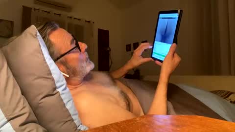 Dominique online show from February 2, 2025, 11:21 pm