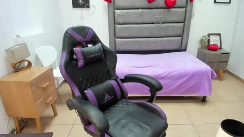 Tania  online show from April 8, 2026, 2:28 pm