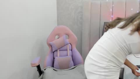 TaniaCarter online show from February 11, 2025, 3:18 pm