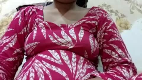 Snapshot of taniya_roy4628 chatting on June 16, 2026, 2:25 am taniya_roy4628 online show from June 16, 2026, 2:25 am