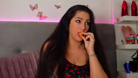 Tania online show from November 26, 2025, 6:03 am