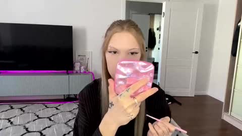 Alisa online show from February 10, 2026, 11:03 am