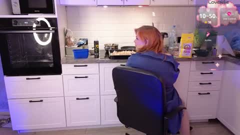 Snapshot of tara_renn chatting on December 9, 2024, 12:51 pm tara_renn online show from December 9, 2024, 12:51 pm