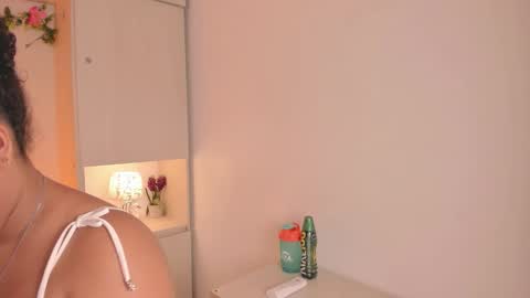  T A R A  online show from October 12, 2025, 4:11 am