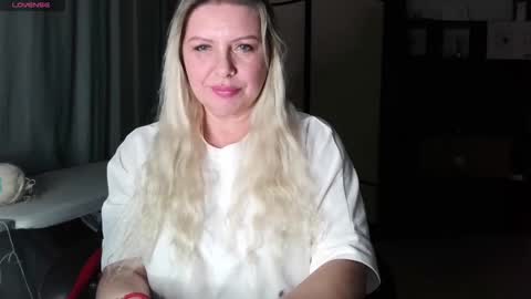 Snapshot of tasha__moon chatting on October 27, 2025, 6:12 pm Tasha Moon online show from October 27, 2025, 6:12 pm