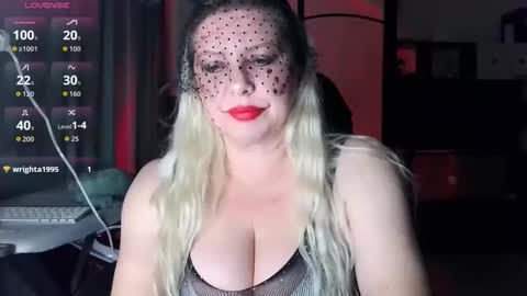 Snapshot of tasha__moon chatting on October 31, 2025, 5:14 pm Tasha Moon online show from October 31, 2025, 5:14 pm