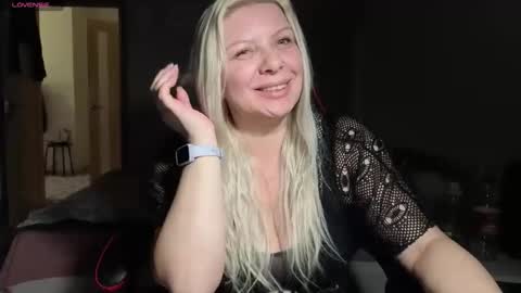 Snapshot of tasha__moon chatting on April 23, 2026, 6:10 pm Tasha Moon online show from April 23, 2026, 6:10 pm