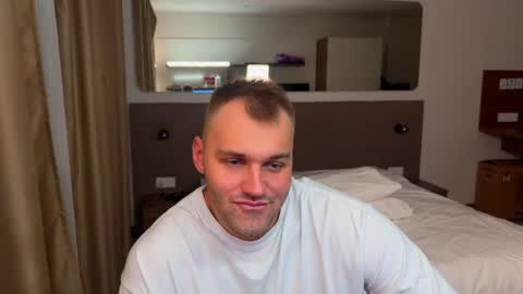 My shows 2100500 UTC3 online show from November 19, 2025, 6:08 pm