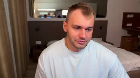 My shows 2100500 UTC3 online show from December 5, 2025, 6:37 pm