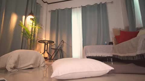 RHEA  pronanciation like Reya   online show from September 12, 2025, 9:09 am