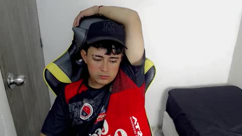 T A T A N online show from November 28, 2025, 9:06 pm