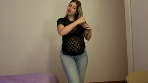 Snapshot of tateisblonde chatting on June 29, 2026, 9:15 pm tateisblonde online show from June 29, 2026, 9:15 pm