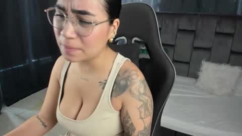 Tatiana online show from November 25, 2025, 7:36 pm