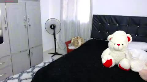 Tatiana online show from April 15, 2026, 6:59 pm