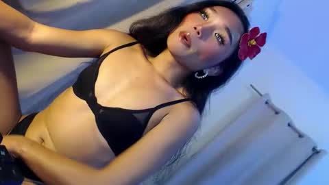 Snapshot of tatiana_wilton chatting on May 2, 2026, 4:12 pm ANDREA online show from May 2, 2026, 4:12 pm