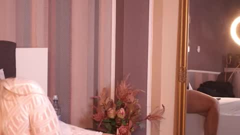 Tatiana online show from December 2, 2025, 7:53 pm