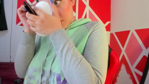 tatiana onnel online show from March 24, 2026, 7:19 pm