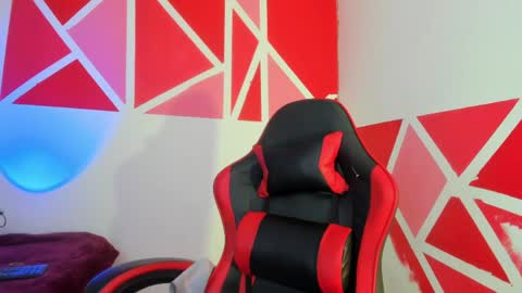 tatiana onnel online show from April 2, 2026, 7:44 pm