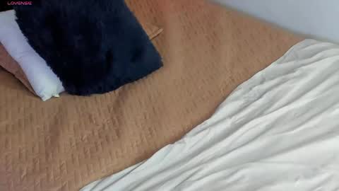 tatianasquirthot online show from April 18, 2026, 7:58 pm