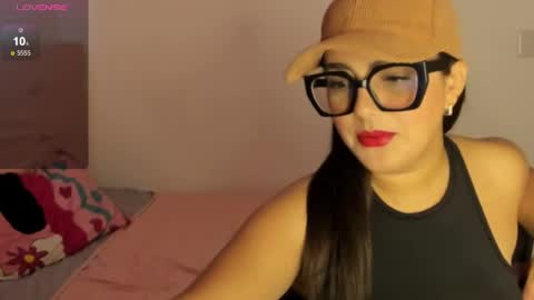Snapshot of tatissdeliciuss chatting on April 21, 2026, 5:28 pm Tatiss online show from April 21, 2026, 5:28 pm