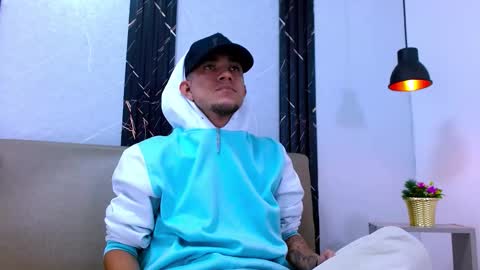 Snapshot of tattoo22_ chatting on November 22, 2025, 12:15 pm Tattoo online show from November 22, 2025, 12:15 pm