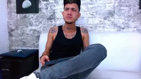 Snapshot of tattoo22_ chatting on November 29, 2025, 11:35 am Tattoo online show from November 29, 2025, 11:35 am