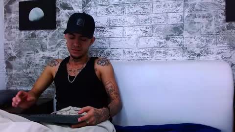 Snapshot of tattoo22_ chatting on November 30, 2025, 11:47 am Tattoo online show from November 30, 2025, 11:47 am