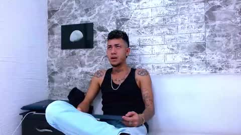 Snapshot of tattoo22_ chatting on December 2, 2025, 11:37 am Tattoo online show from December 2, 2025, 11:37 am