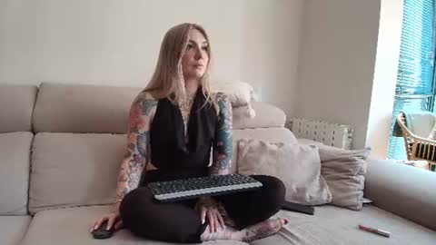 Snapshot of tattoobbgirl chatting on July 18, 2026, 2:32 pm tattoobbgirl online show from July 18, 2026, 2:32 pm