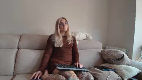 Snapshot of tattoobbgirl chatting on July 21, 2026, 6:10 pm tattoobbgirl online show from July 21, 2026, 6:10 pm