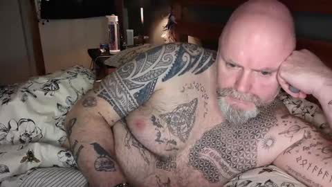 Tattooeddilf 01 online show from January 9, 2025, 1:08 am