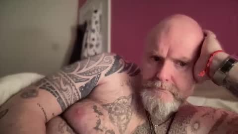 Tattooeddilf 01 online show from January 16, 2025, 11:06 pm
