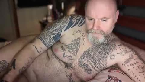 Tattooeddilf 01 online show from January 19, 2025, 10:49 pm