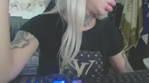 Snapshot of tatuada_safada chatting on October 14, 2025, 7:20 am tatuada_safada online show from October 14, 2025, 7:20 am