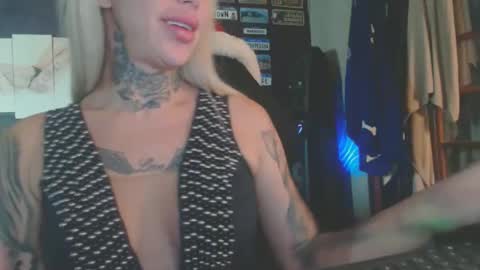 Snapshot of tatuada_safada chatting on November 26, 2025, 2:34 am tatuada_safada online show from November 26, 2025, 2:34 am