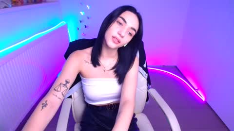 Snapshot of tayla_candy chatting on October 13, 2025, 11:43 am Tayla online show from October 13, 2025, 11:43 am