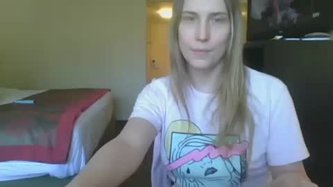 taylafox online show from March 11, 2025, 8:20 pm