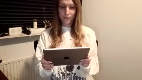 taylafox online show from November 2, 2025, 7:27 pm