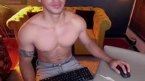 Tayler online show from November 26, 2025, 1:28 am