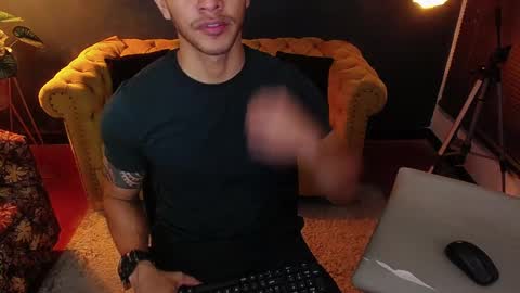 Tayler online show from December 2, 2025, 1:22 am