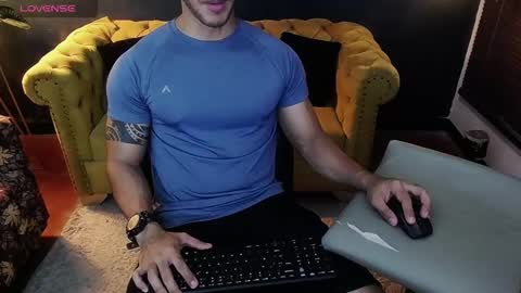 Tayler online show from December 3, 2025, 1:24 am