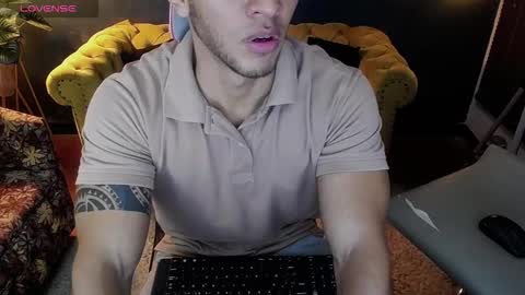 Tayler online show from December 5, 2025, 1:25 am