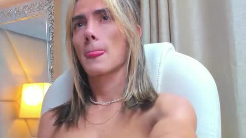 tayler_swift1 online show from February 28, 2025, 11:25 am